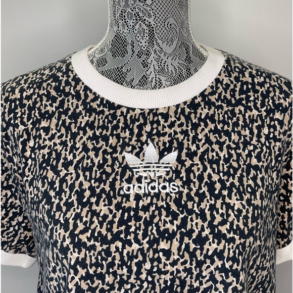 ADIDAS Animal Print Cropped Tee 💫🐆 - Picture 3 of 8
